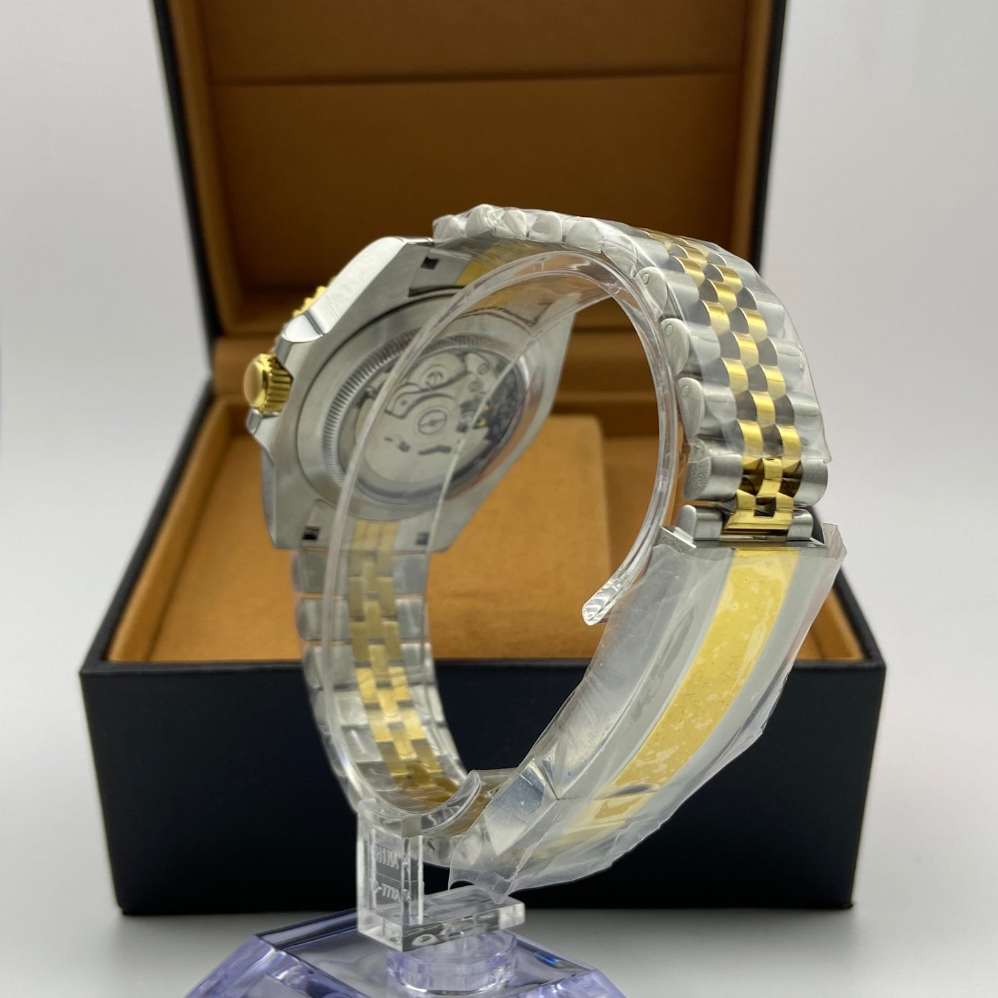 Seiko Mod Datejust – Obsidian Black Dial with Luxe Gold Bracelet